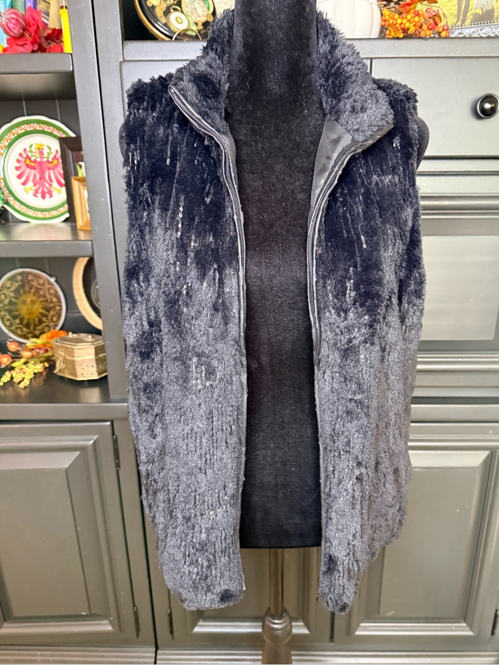 Vintage Y2K Joan Rivers black faux fur vest glam zip front pockets chic small